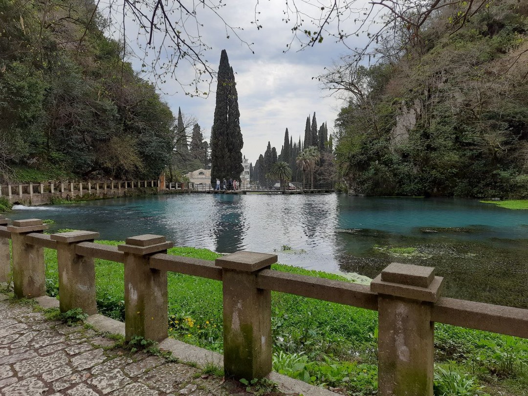 Новый Афон - это вторая экскурсия, которую мы с семьёй взяли у Дениса и снова 10