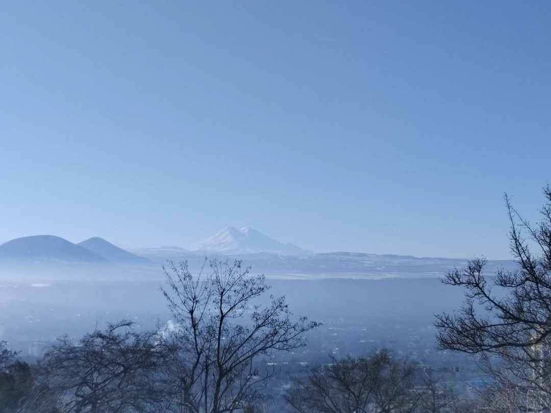 Ходила с Александром на экскурсию по пятигорскому некрополю