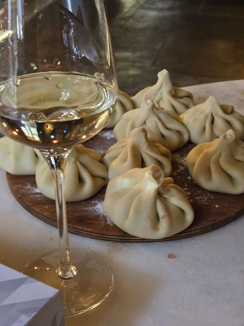 Все было в лучшем виде, большое спасибо за мастер класс, заведение антуражное, сотрудники приветливы и вежливы