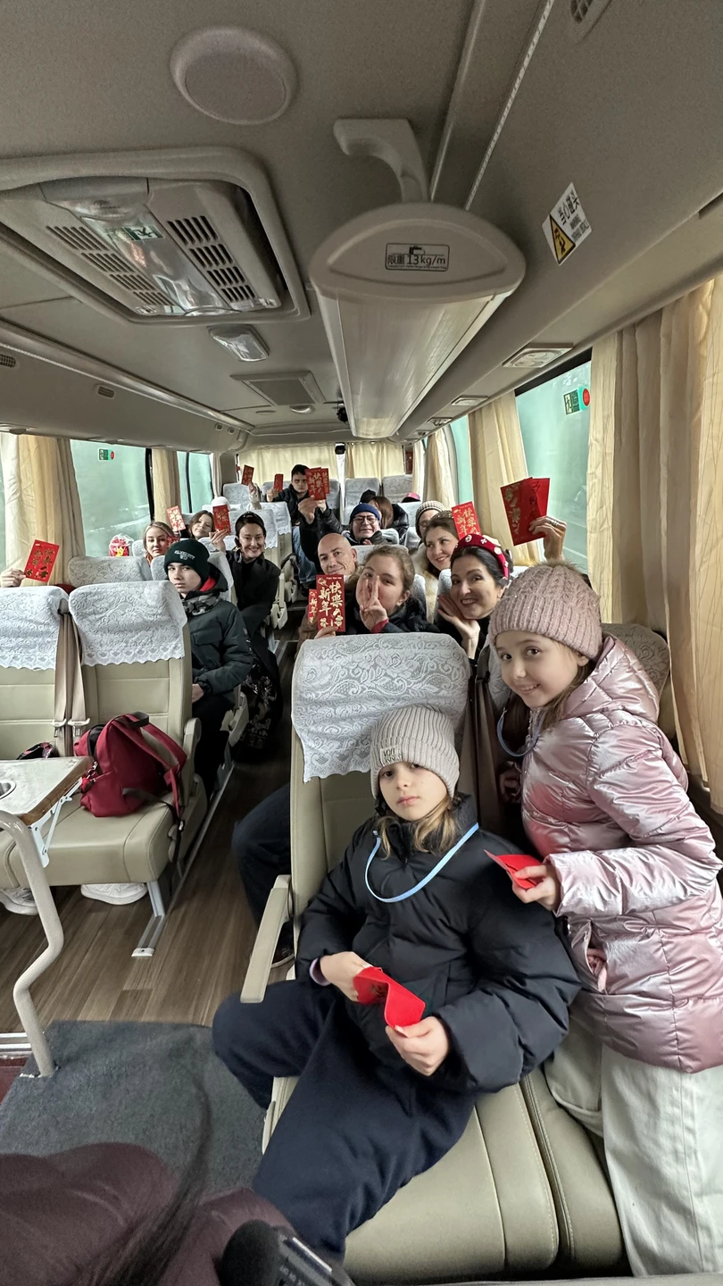 Отличное путешествие, пагода с потрясающим видом на город, катание на кораблике, посещение чайной деревушки с дегустацией