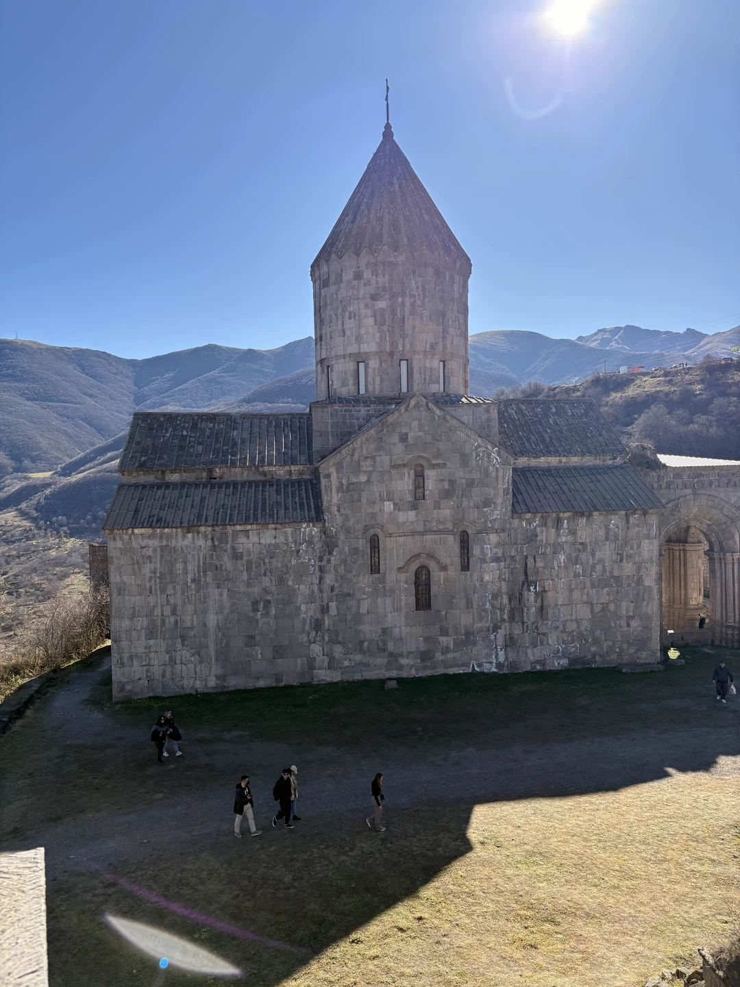 Дорогие друзья!! Это прекрасная экскурсия. Гид Армине и водитель Вартан(или Вардан-не знаю как правильно. Извините, если