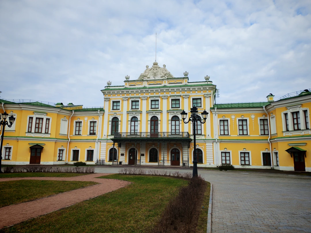 Благодарю Викторию за прекрасную экскурсию. Было легко, интересно, комфортно(несмотря на небольшой мороз) и с юмором