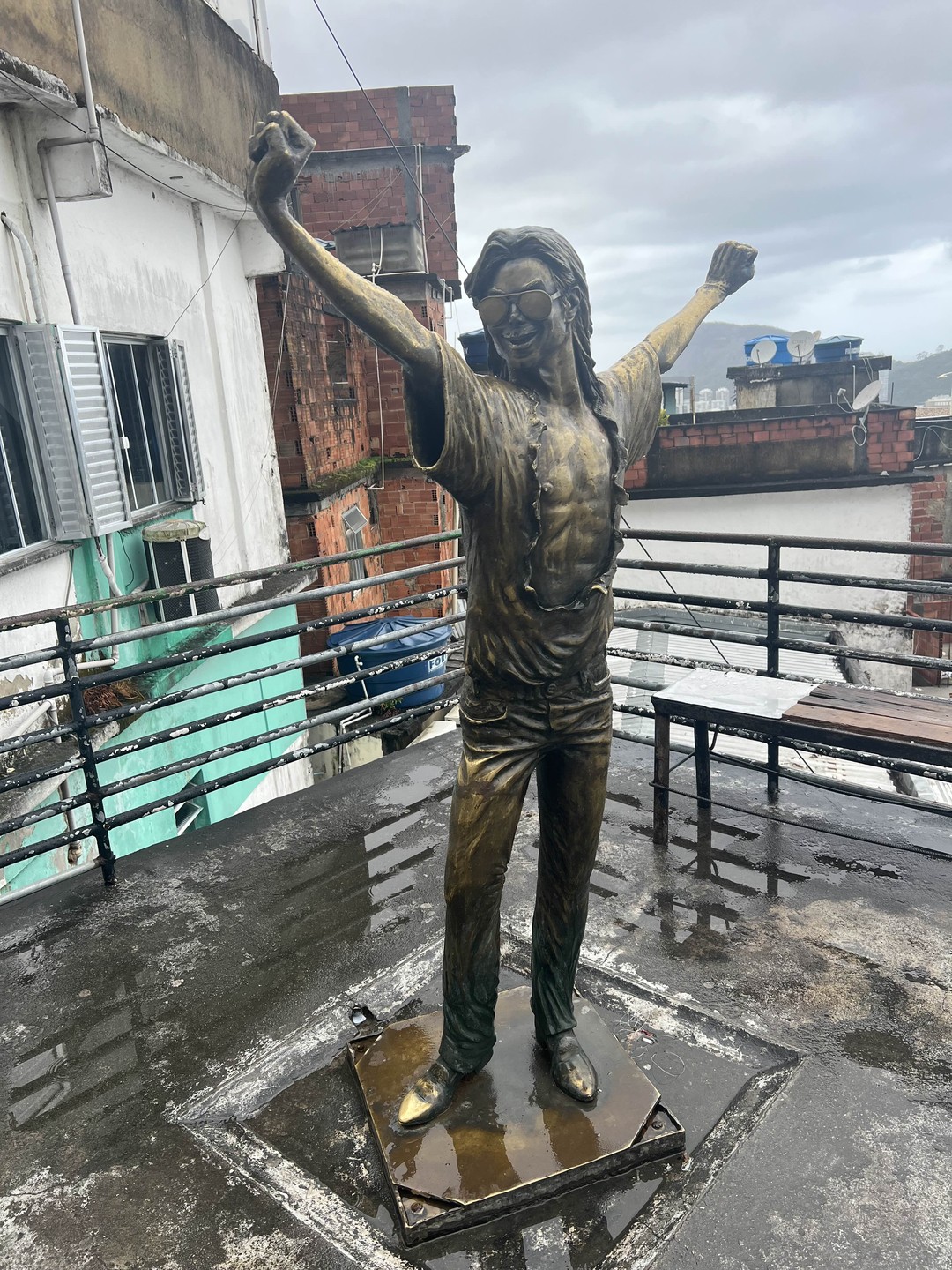 Однозначно рекомендую. Нашим гидом была Оксана, очень харизматичная, коммуникабельная. Подача материала интересная 👍