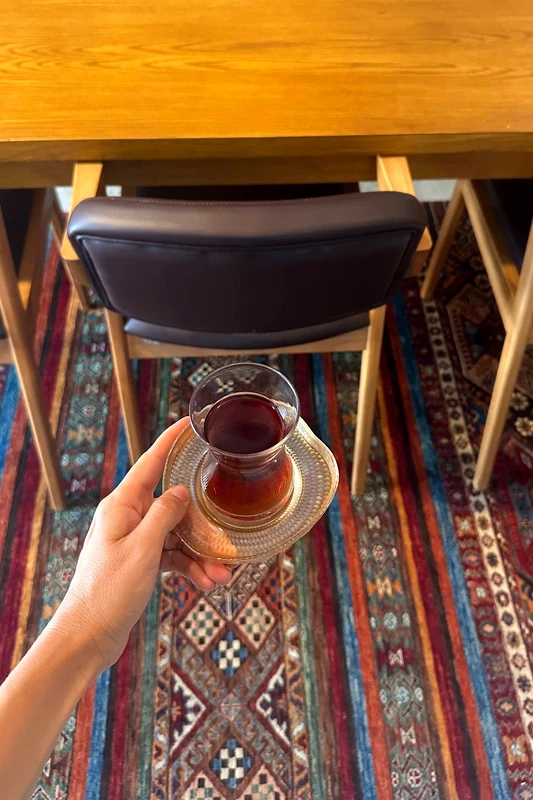 Прогулка с аудиогидом по району Кадыкёй: кофе, базар и чайный сад