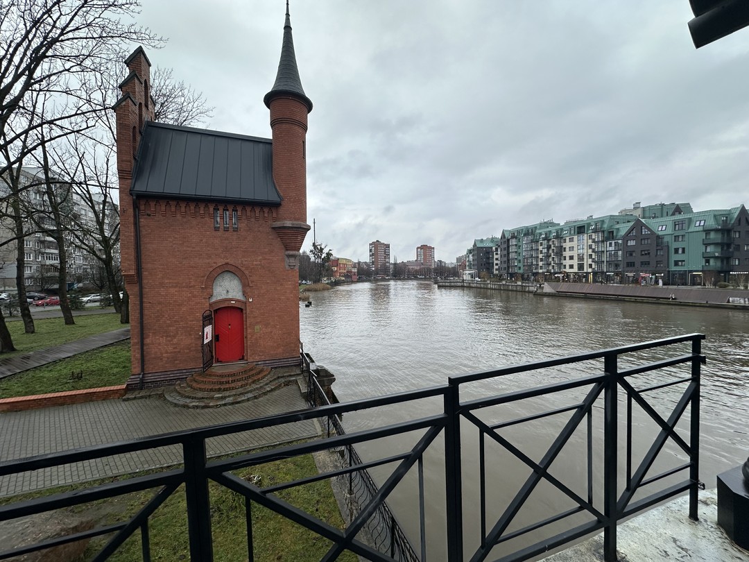 Даже в проливной непроходящий дождь, даже с детской коляской и маленьким путешественником экскурсия получилась отличная, однозначно