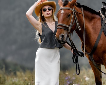 Конная прогулка, треккинг, пасека и «Зубы Дракона»