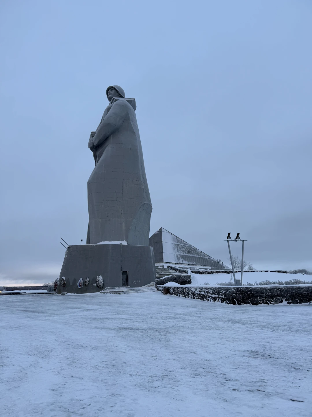 Хочу поделиться впечатлениями об обзорной экскурсии по Мурманску, которая состоялась 19 ноября 2025 года. Мне повезло