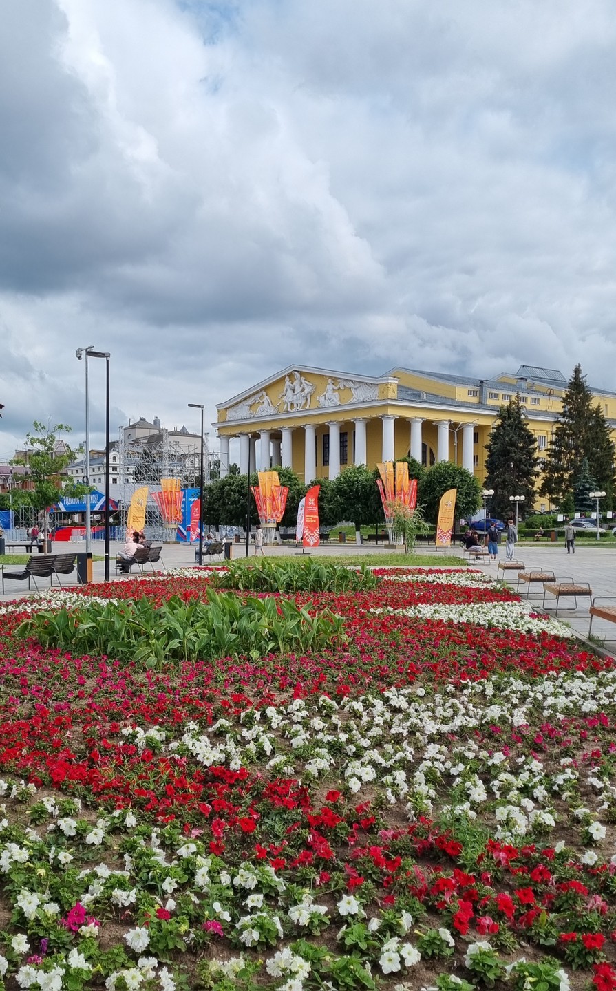 Нам очень повезло, что именно Наталья познакомила нас с городом. После её рассказа "о самой сути"