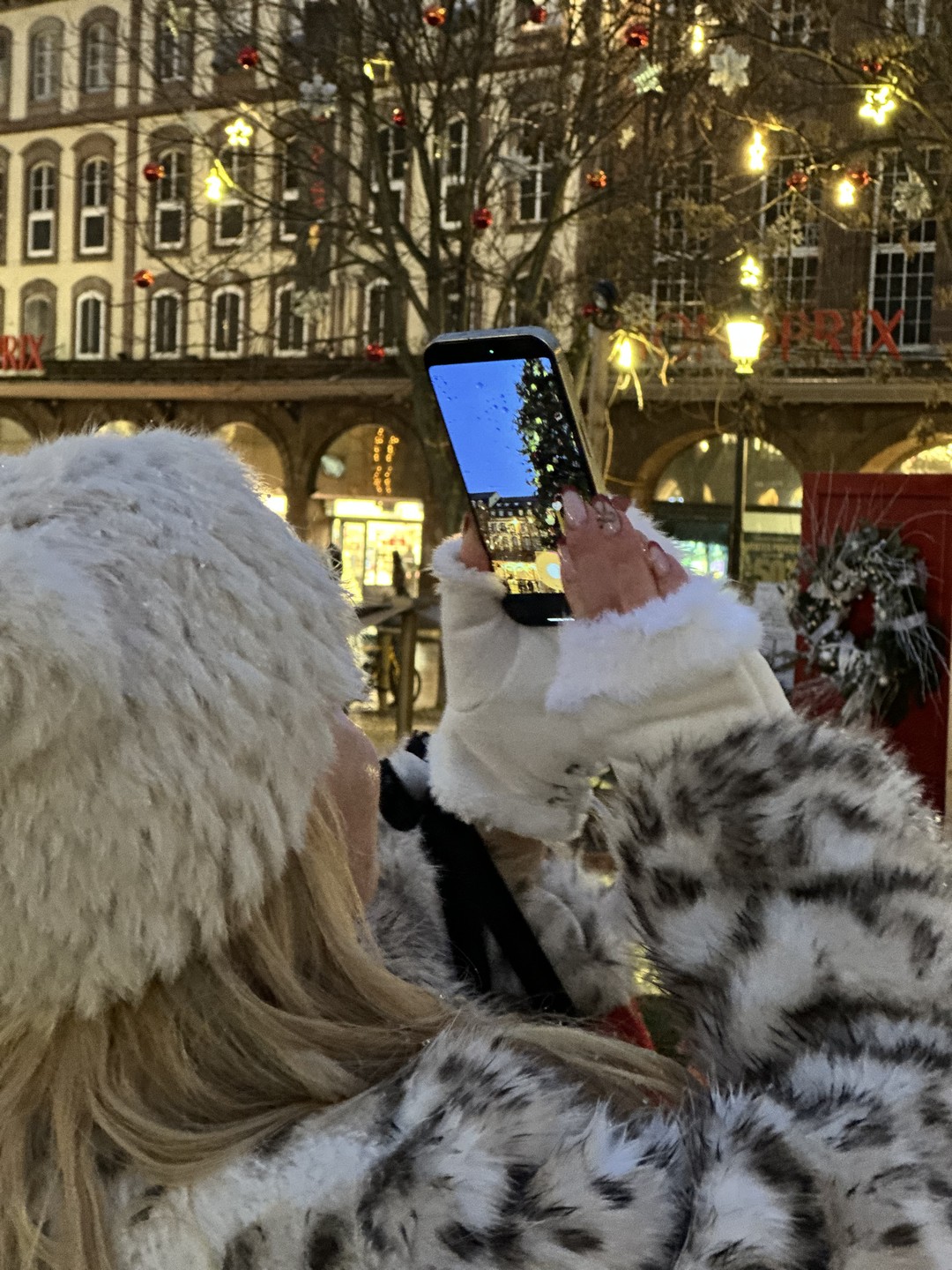 Это действительно было волшебно!!! Увидеть великолепный Страсбург в рождественских огнях глазами влюбленного в него гида -это