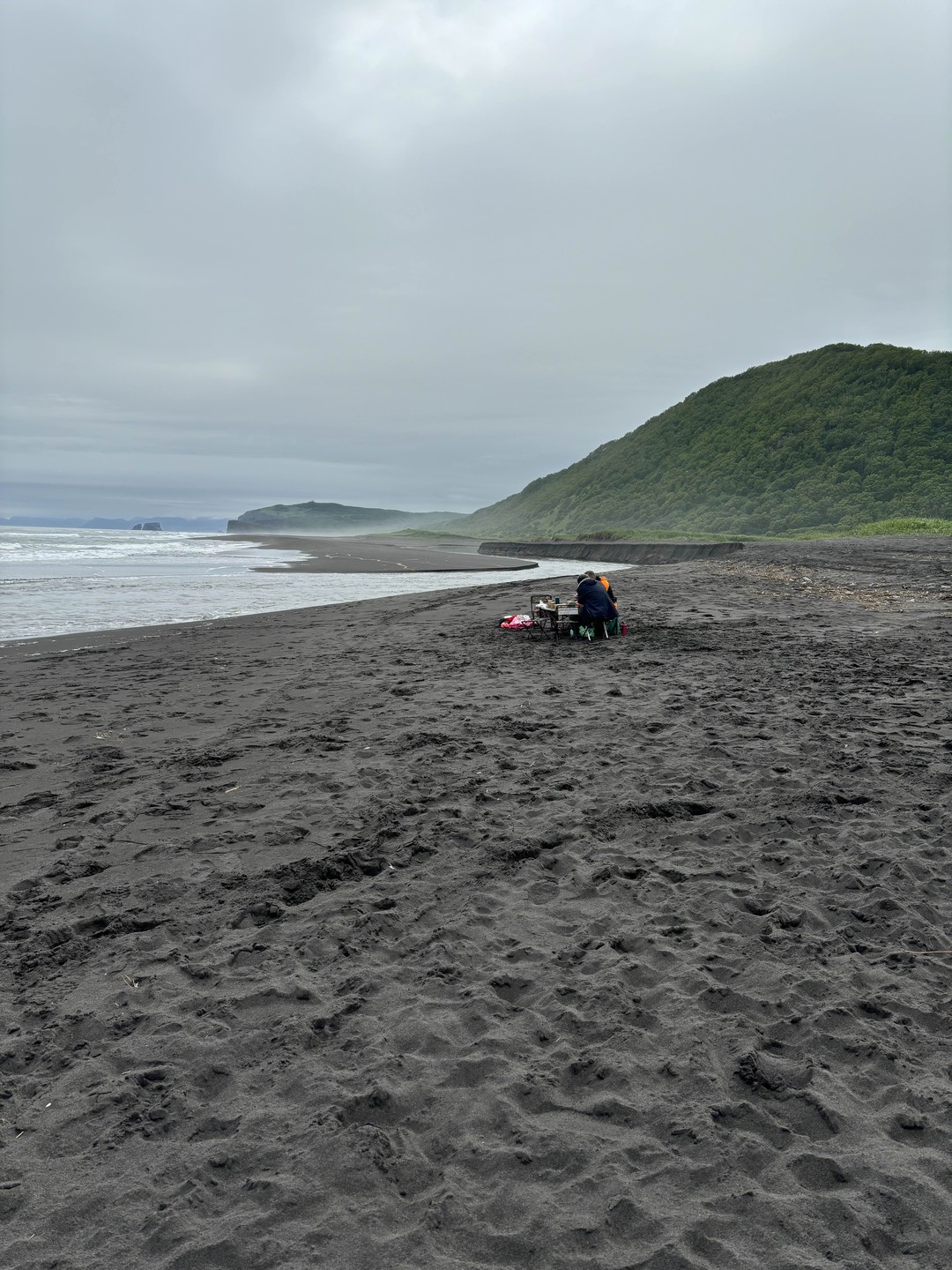 Большой семьей мы побывали на Камчатке: двое взрослых и 4 наших детей: 12,10,7 лет и малышка 9 месяцев! Благодаря гиду Сергею, мы полюбили этот край!