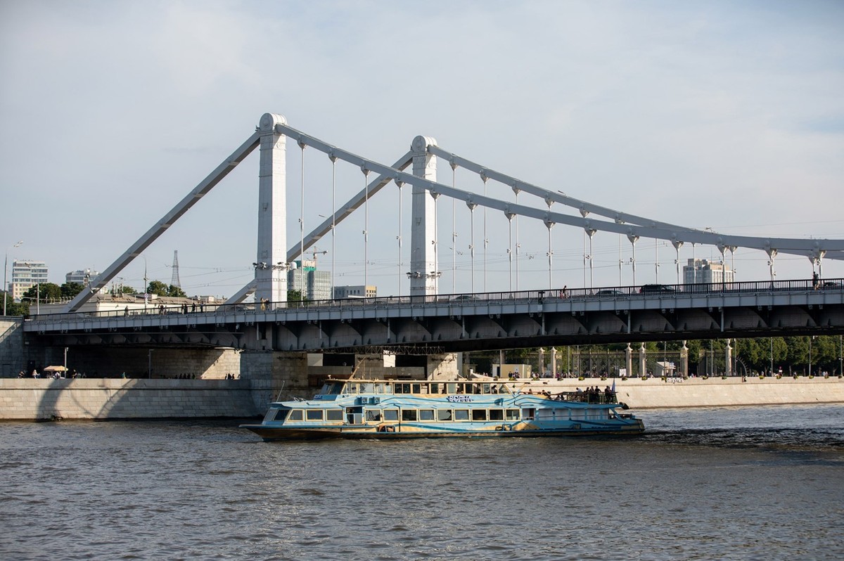 По Москве-реке — на теплоходе-ресторане (12/14)