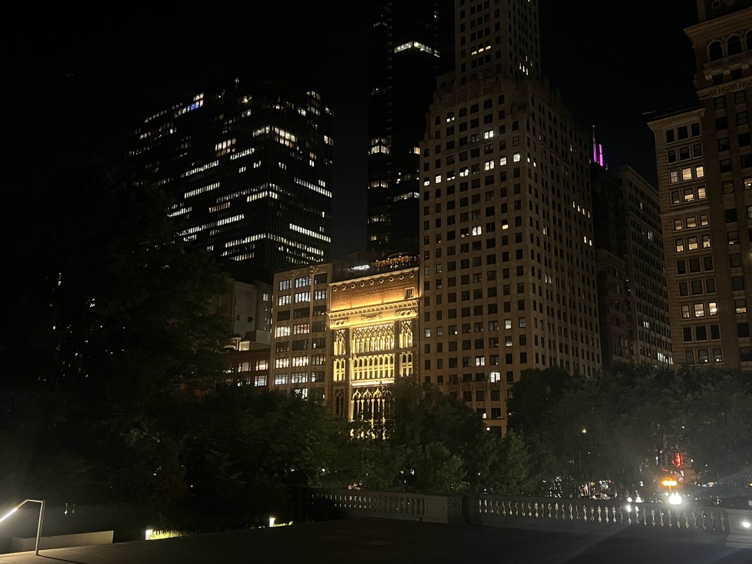 Чикаго - родина небоскрёбов (Roman)