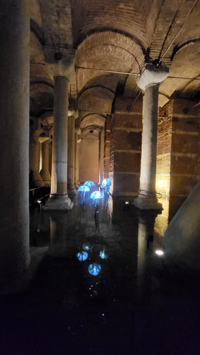 Спасибо большое Ирине и ее мужу Кямрану за прекрасно организованную экскурсию! И скорректировали по времени, дали