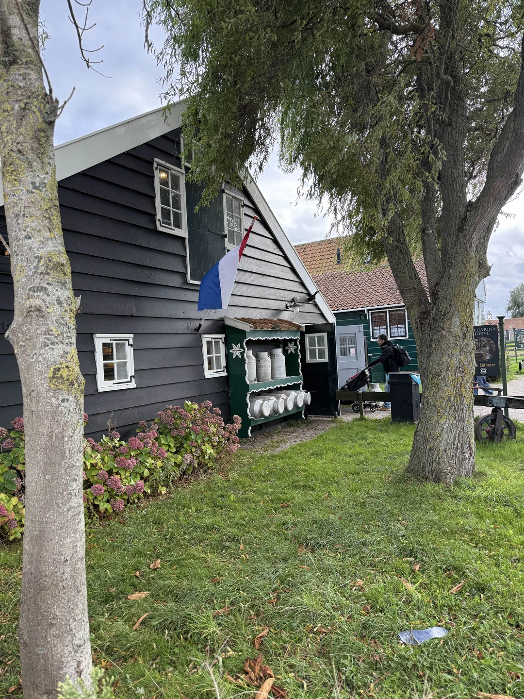 При желании можно совместить сразу несколько экскурсий -и везде Вы неизменно найдете друга, а не просто