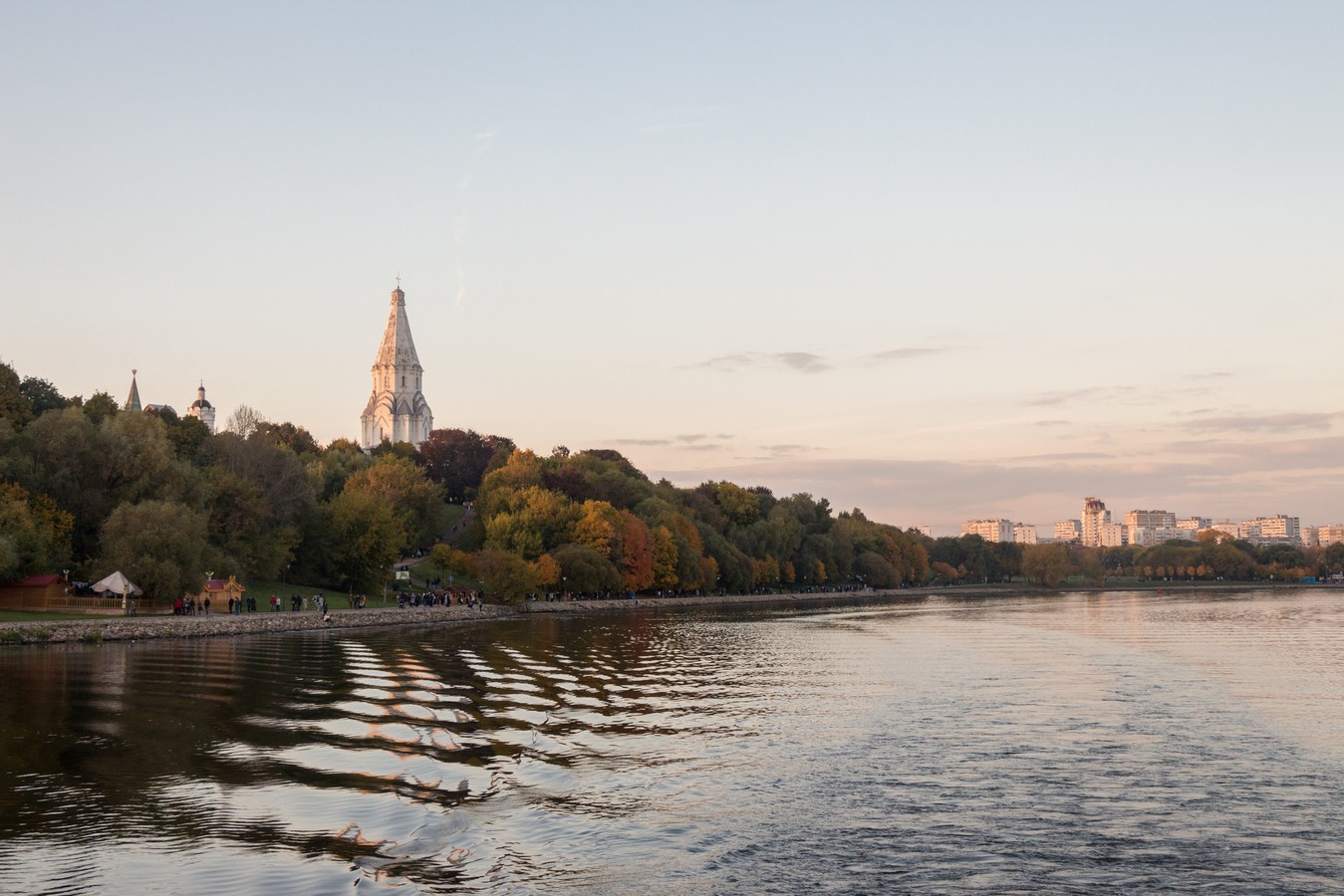 Речная прогулка по югу Москвы от причала Марьино