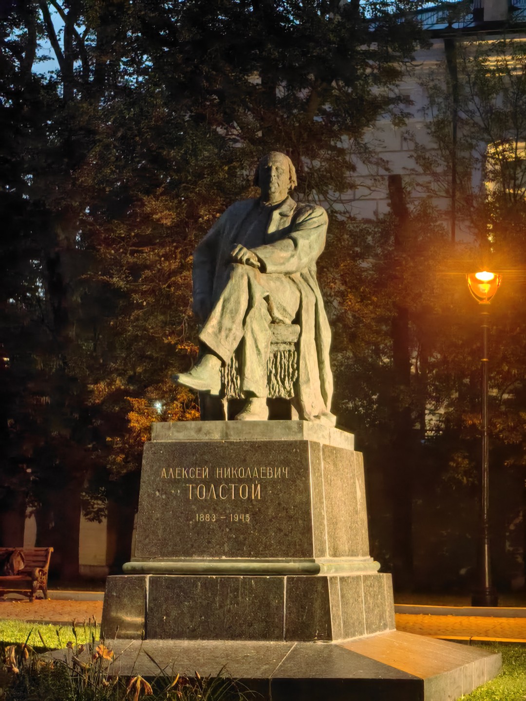 Экскурсия была невероятно увлекательной и познавательной. Алиса — не только великолепный гид, но и настоящий энтузиаст