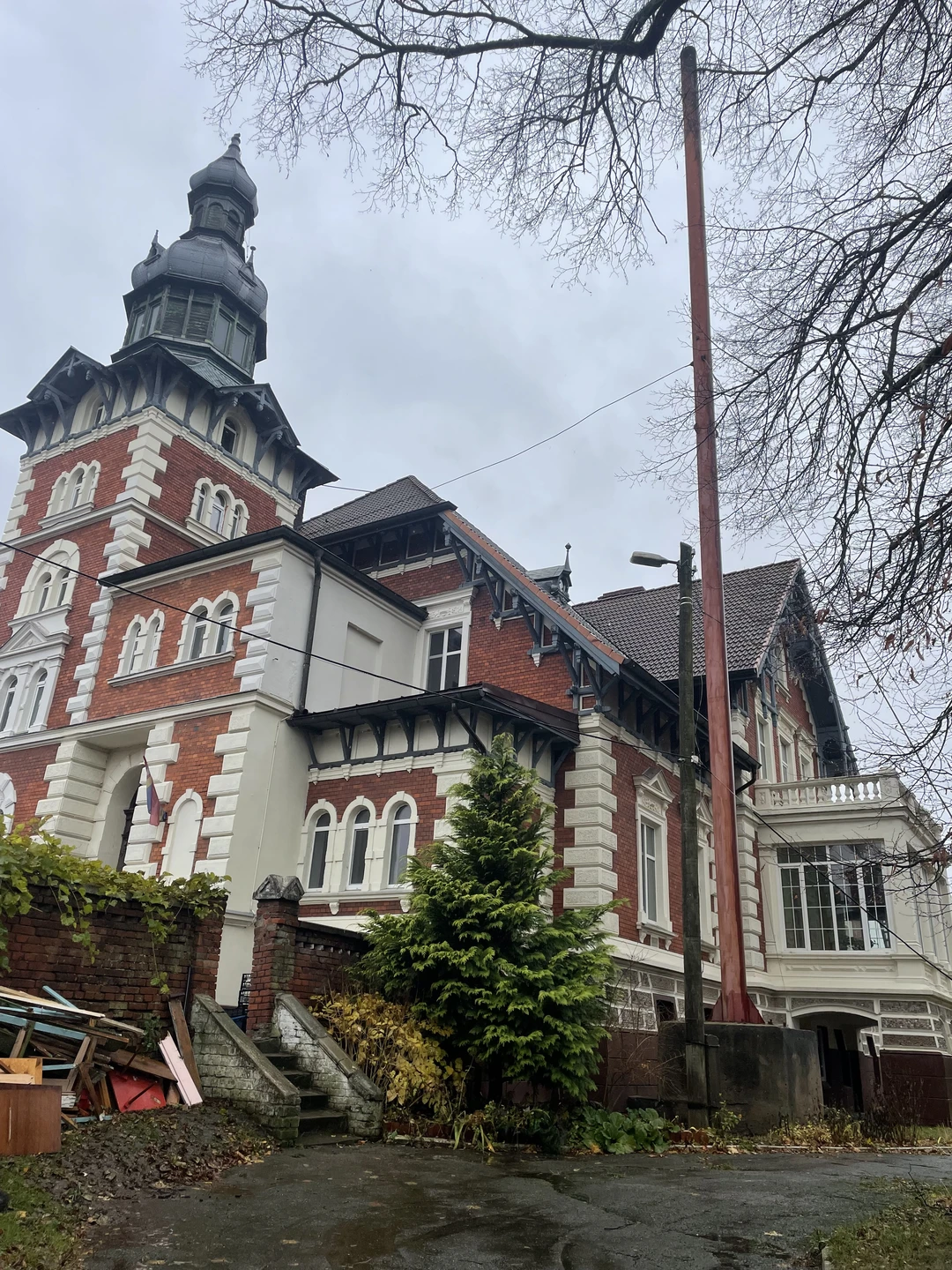 Великолепная экскурсия- рекомендую всем, в том числе (и особенно) своим землякам- калининградцам!!! Такие, казалось бы знакомые