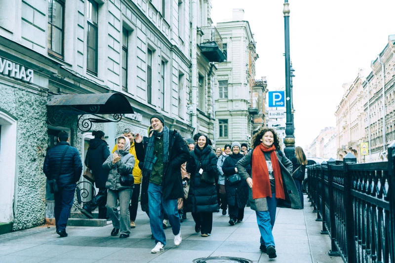 Стендап-экскурсия по Петербургу