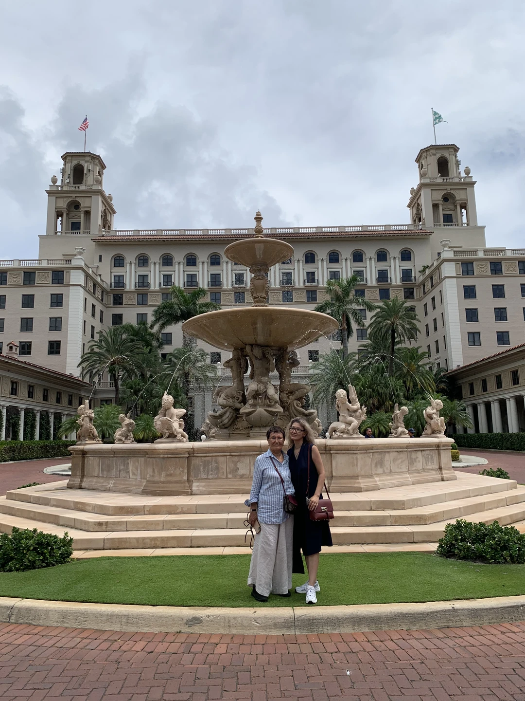 Замечательная экскурсия! Палм-Бич это кусочек роскошной Европы, очень нетипичный для Америки город! Экскурсия прошла очень интересно,