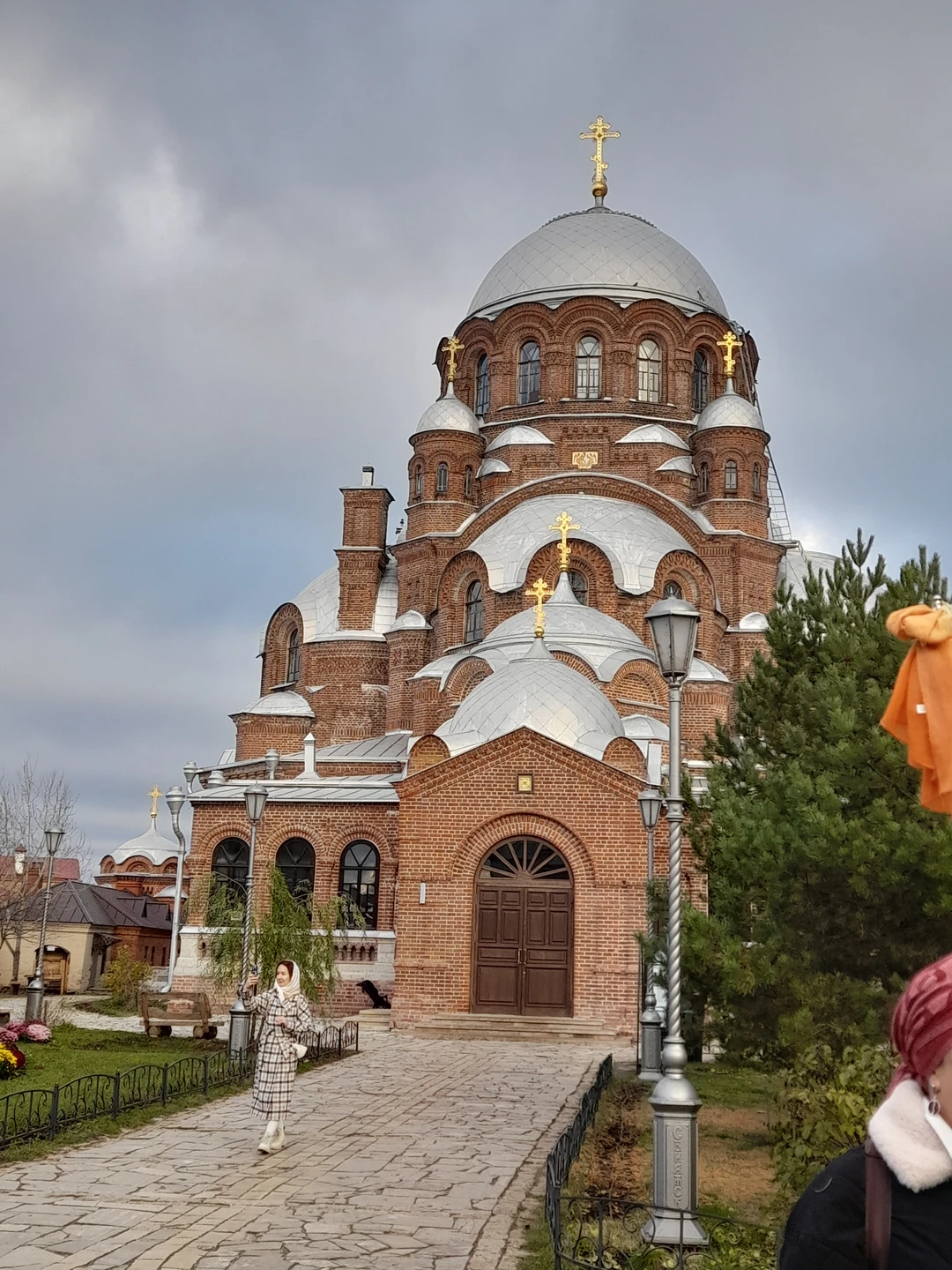 Отличная экскурсия. От начала до самого конца на одном дыханьи😀 много красивых мест, много интересной информации