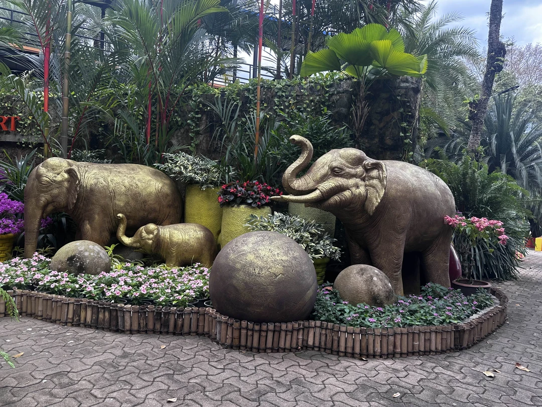 Это восторг!! Безумно красивое метро 😍😍😍 столько разных локаций!! 😻😻