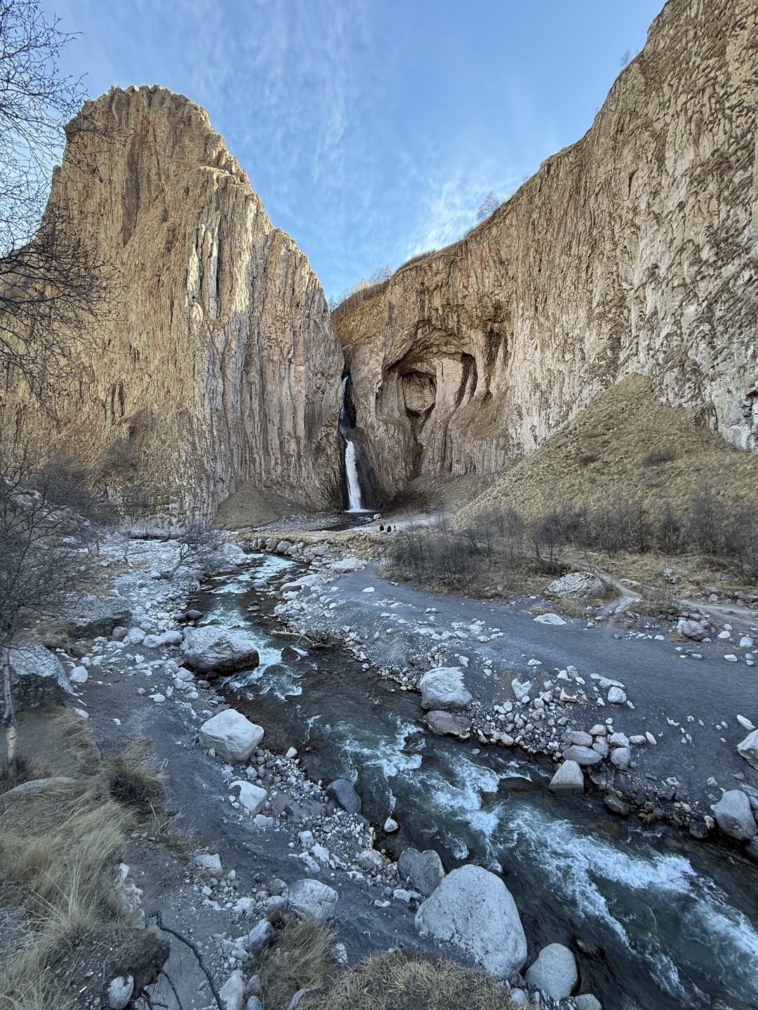 У нас было прекрасное путешествие! Гид дал массу полезной информации и в процессе поездки не раздражал