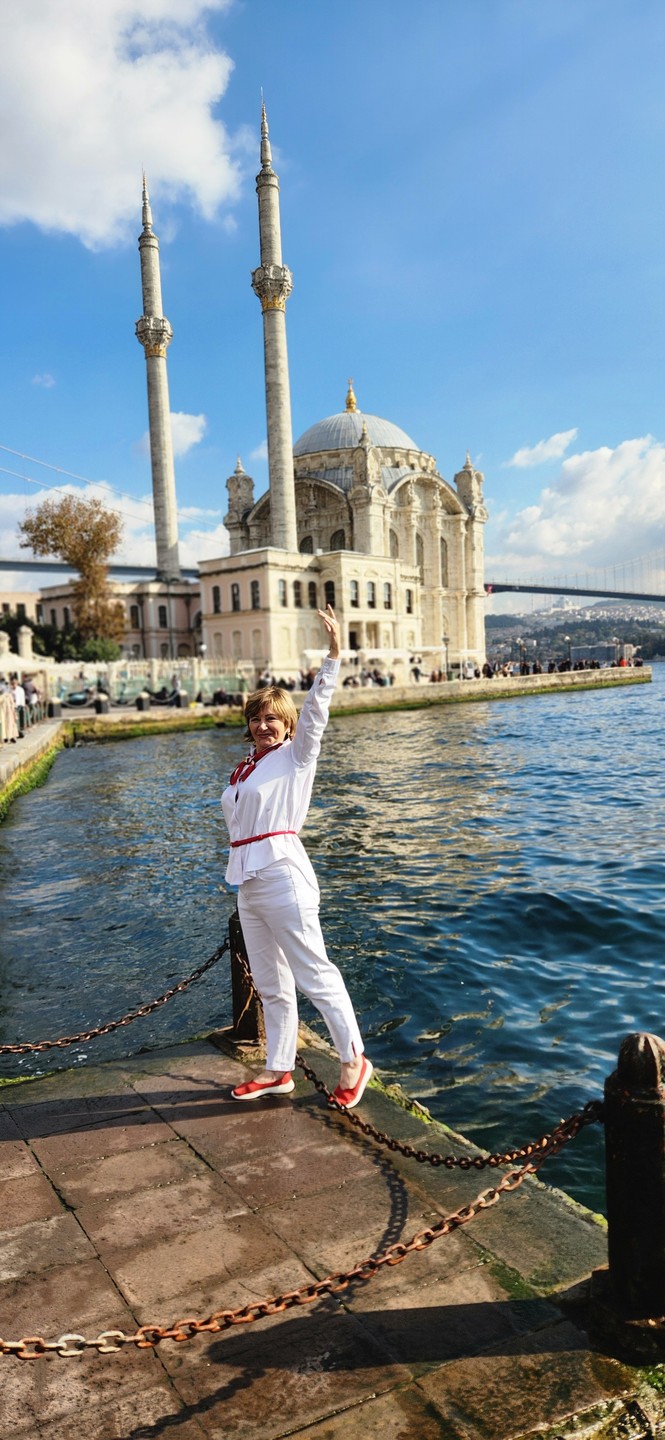 Эта экскурсия стала маленьким приключением: тихие улочки, неспешная прогулка по набережной, завораживающие виды и истории, от