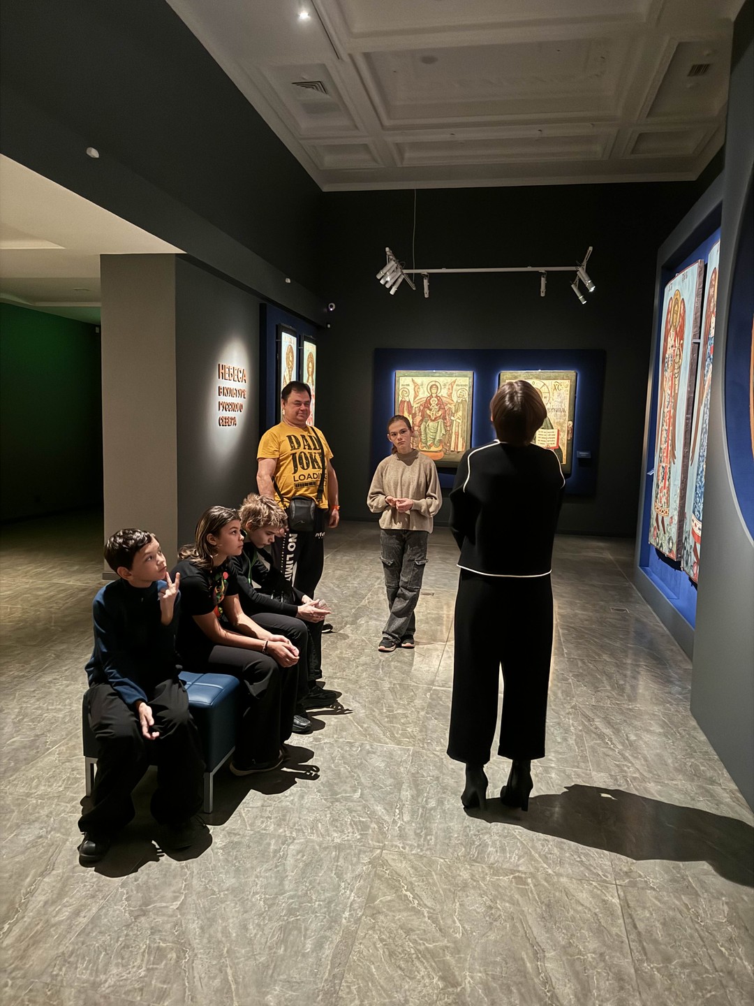 Сегодня были на экскурсии с 4 детьми (10-16 лет). Подростки, мне кажется, сложная аудитория в данной