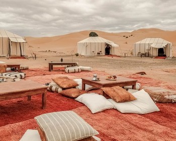 Путешествие в Сахару: поездка на верблюдах и ночь в пустыне