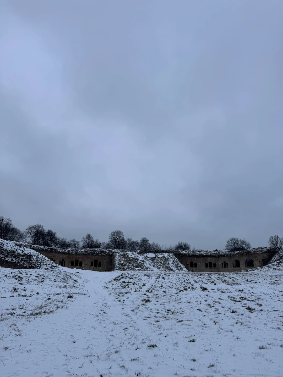 Очень познавательная экскурсия, не «прилизанная» музейная, а «так как есть». Огромное спасибо Максиму, видно, что очень