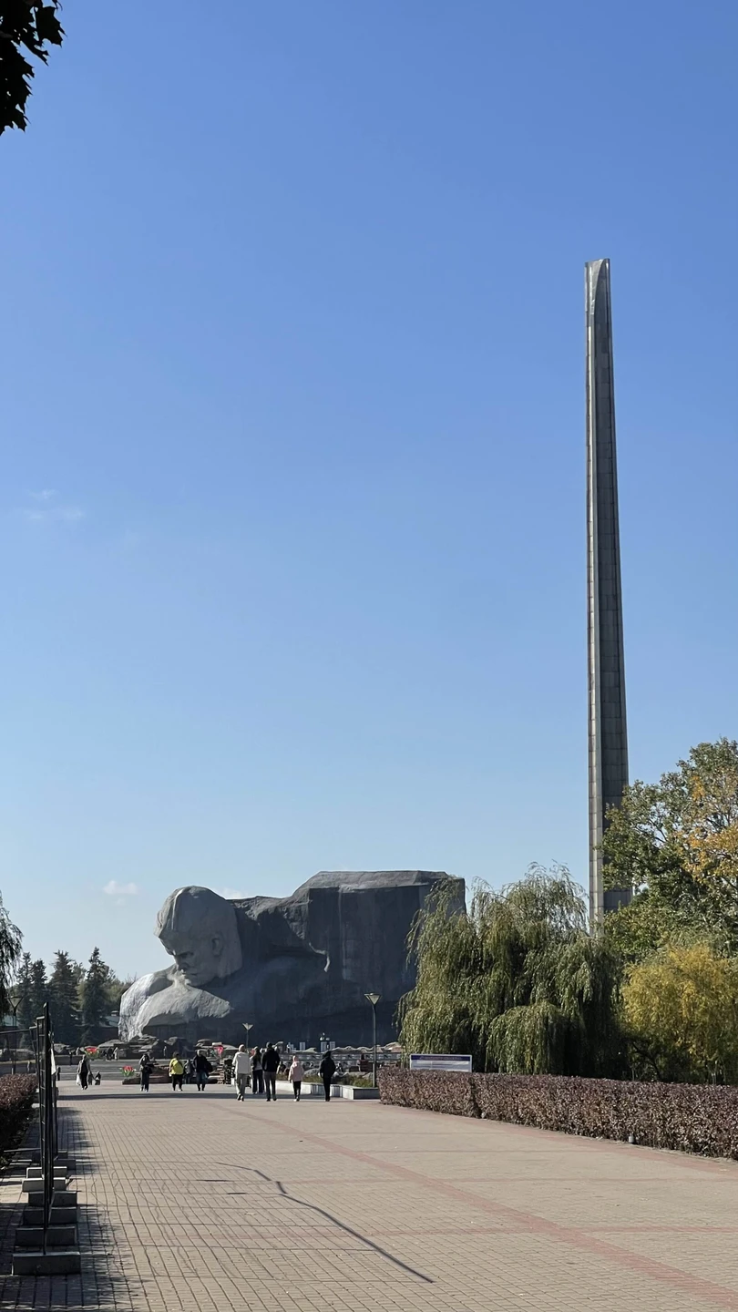 Прекрасная поездка в Брест. Посетили Беловежскую пущу и Брестскую крепость. Александр был очень вежлив и гостеприимен.