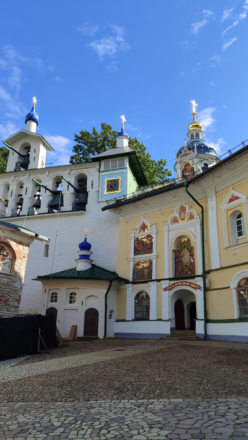 Старый Изборск и Печорский монастырь: из Пскова в небольшой группе (Марат)