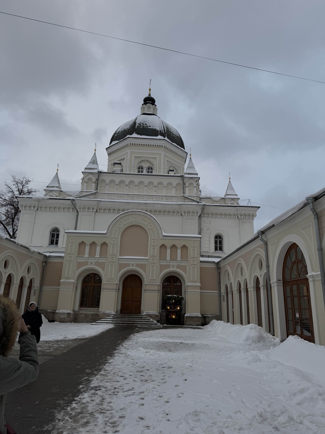 Экскурсия понравилась. Было холодно, но мы справились. Гид приятная девушка. Рекомендую
