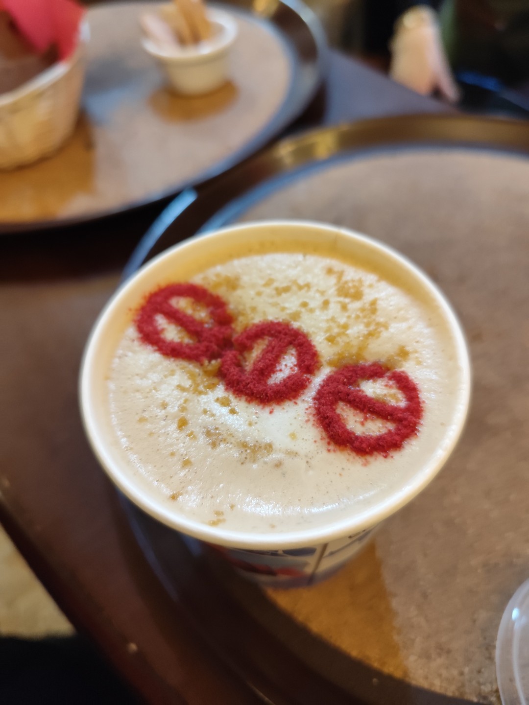 Рушана провела для нас лёгкую, непринуждённую экскурсию, которая помогла нам познакомится с знаковыми местами в городе