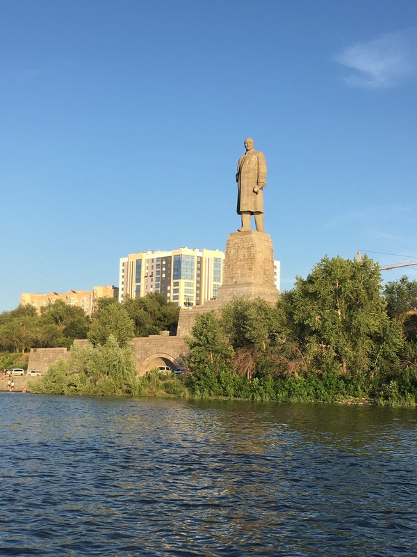 По Волге - на катере: обзорная экскурсия