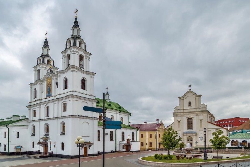 По ключевым местам Минска на автомобиле