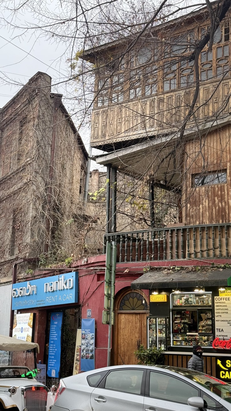 Старый Тбилиси: пешая экскурсия, прогулка на катере и грузинское вино (Аракс)