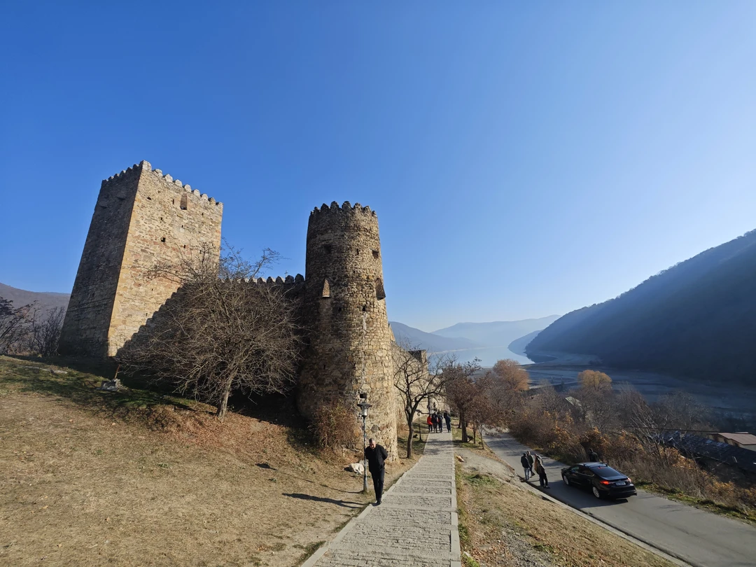 Хочу выразить нашу огромную благодарность Владимиру за замечательную экскурсию из Тбилиси в Казбеги! Мы с мужем