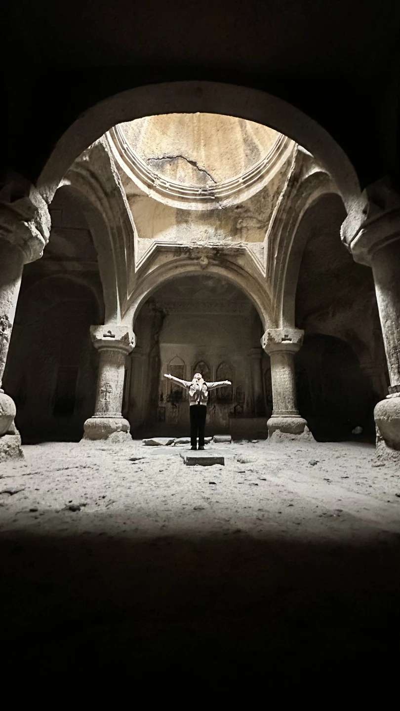 Добрый день, вчера были на этой замечательной экскурсии. Гидом был Гурген, очень доброжелательный и позитивный парень