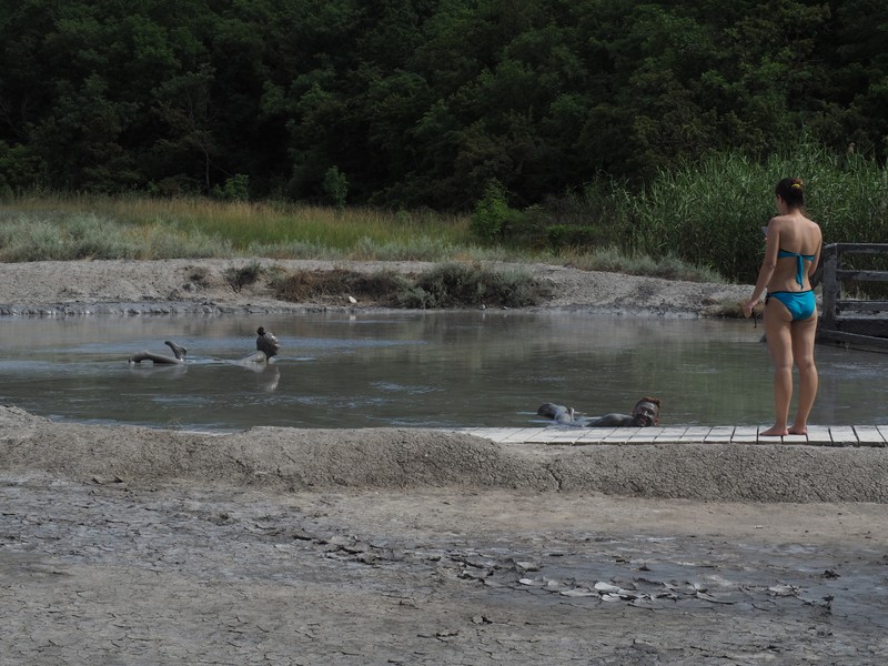 Вулкан Шуго, грязевые ванны и конная прогулка