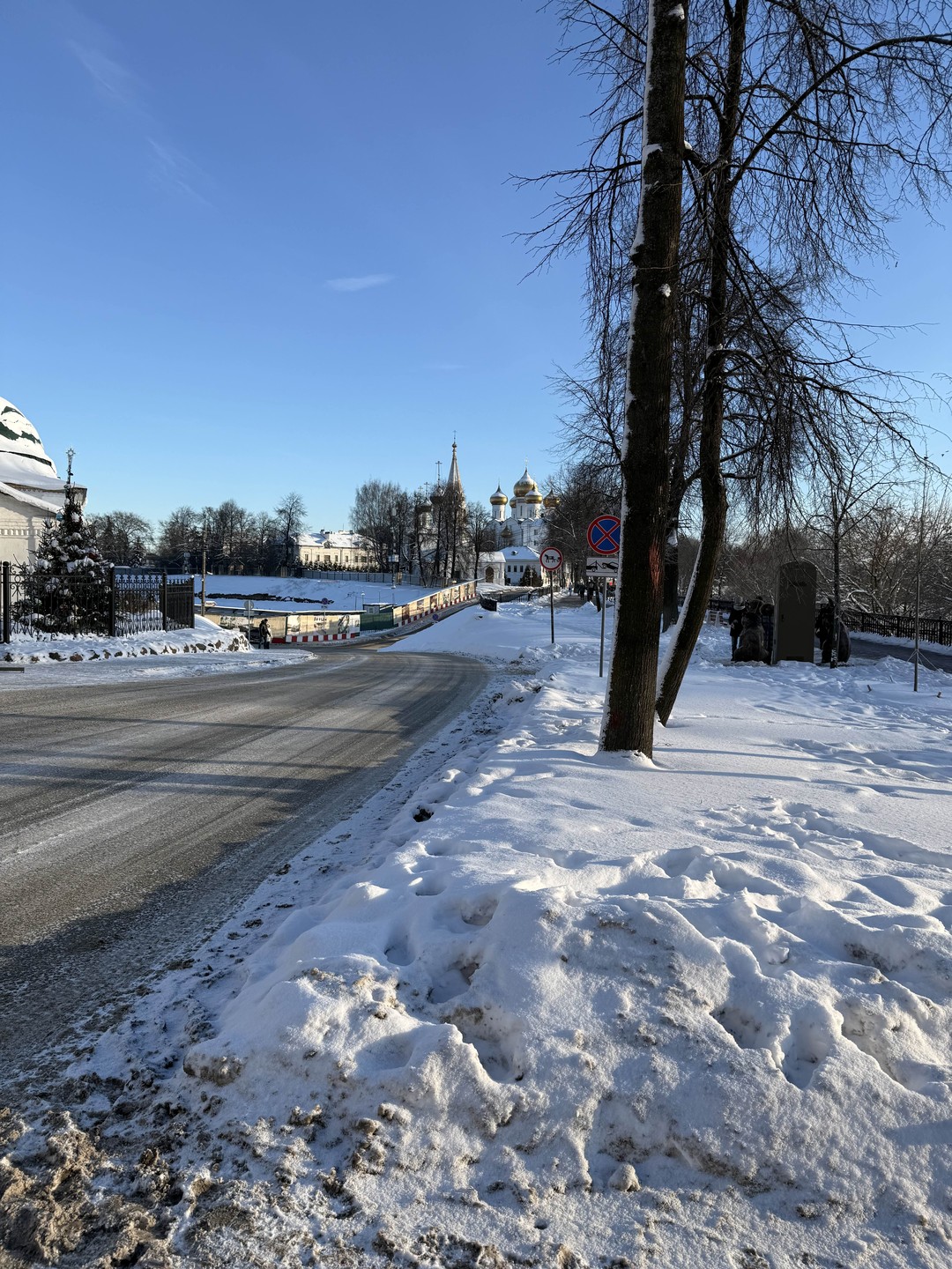 Спасибо Жанне за содержательную и интересную экскурсию! Несмотря на холодную погоду, все прошло отлично и интересно. Были точки обогрева.