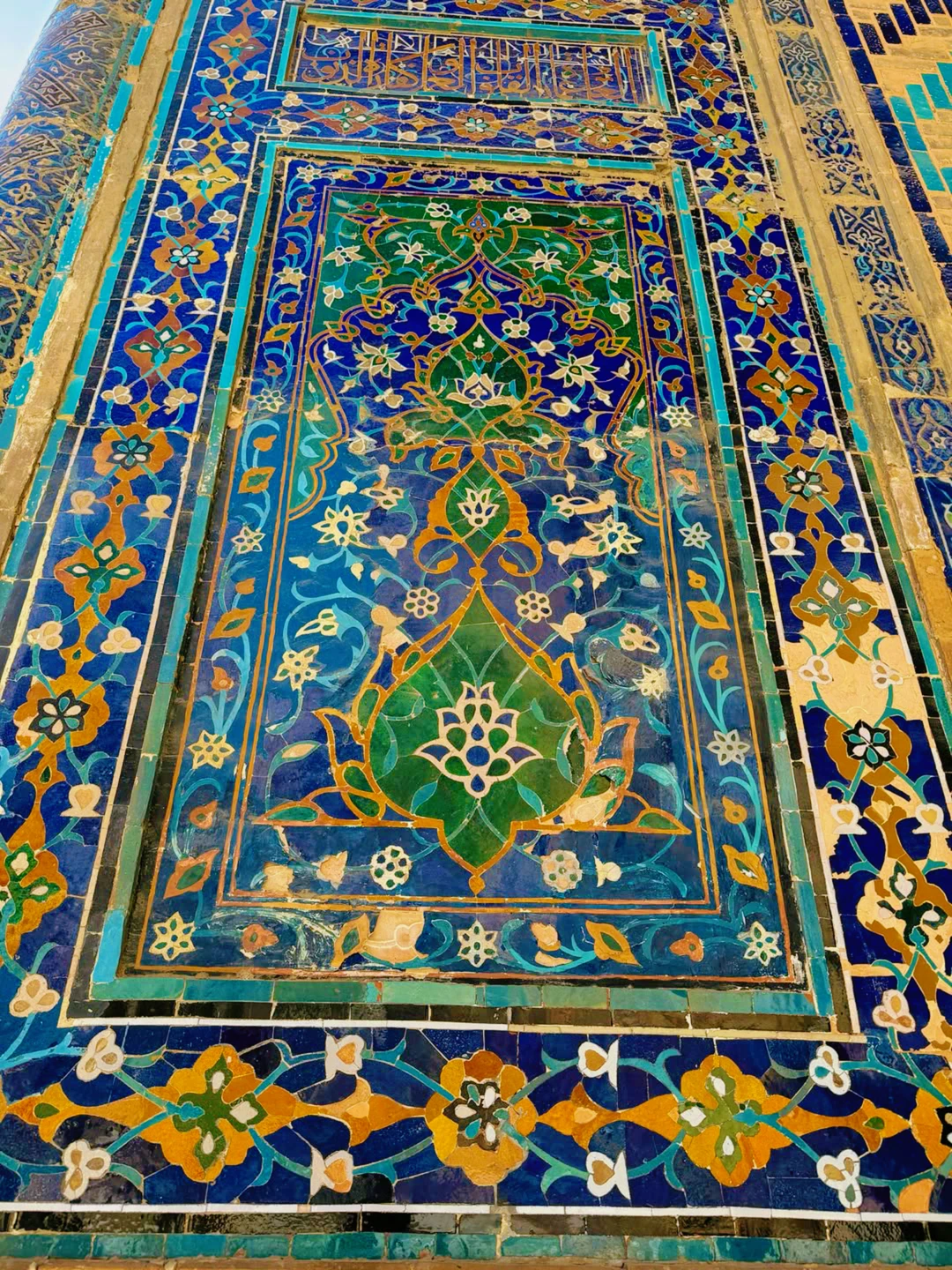 Отличная экскурсия и замечательный гид. Парвиз — профессионал, который интересно и понятно рассказывает, вовлекает в диалог