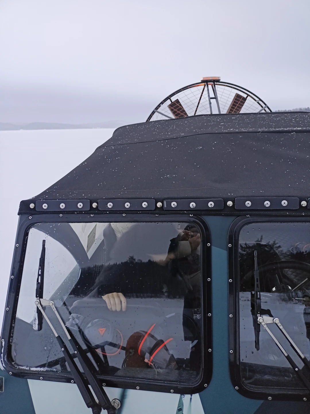В первый раз побывали в Карелии зимой. Очень круто погонять по льду Ладоги…