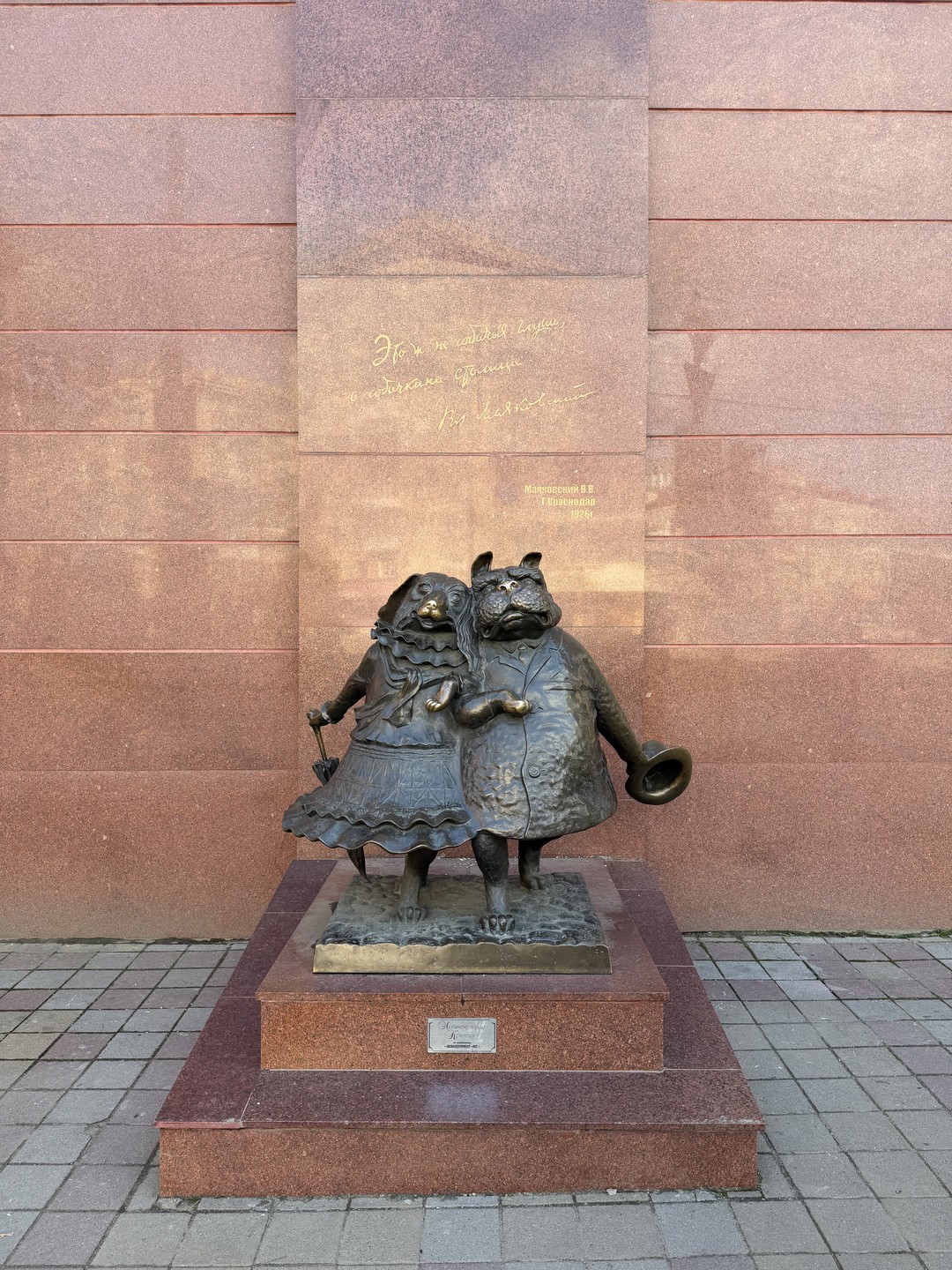 Отличная экскурсия. Анна любит город и благодаря ей мы влюбились в этот город. Узнали много интересного. Советуем!