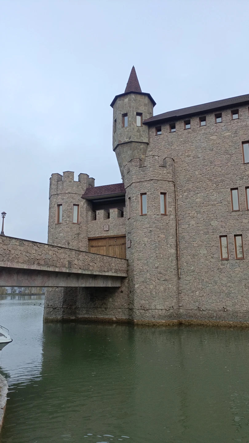 8 ноября 25 г. мы заказали на Трипстере экскурсию к Чегемским водопадам и замок Шато Эркен