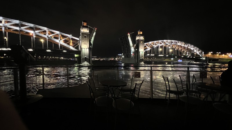 Фото к экскурсии Дискотека под разводными мостами