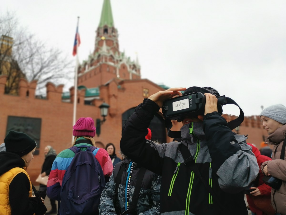 Главное изображение экскурсии - VR-прогулка вдоль стен Кремля для детей