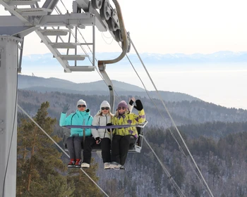 Листвянка, Камень Черского и Байкальский музей