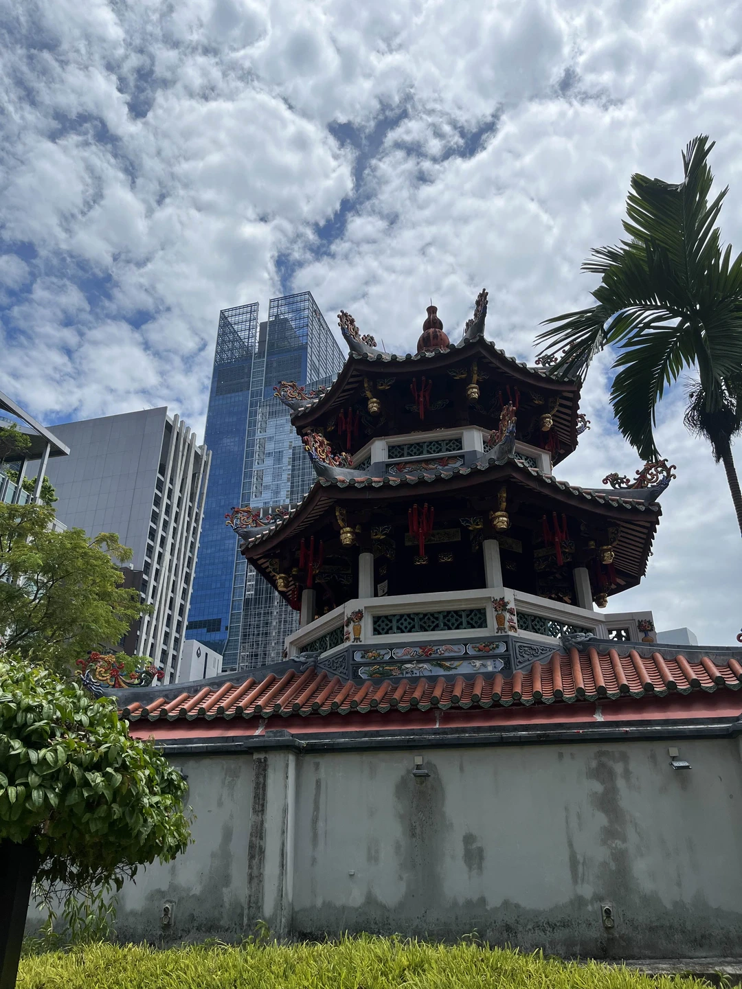 Прямо перед нашими глазами Ирине удалось сложить прекрасную мозаику с ярким обликом этого уникального города-государства Сингапур