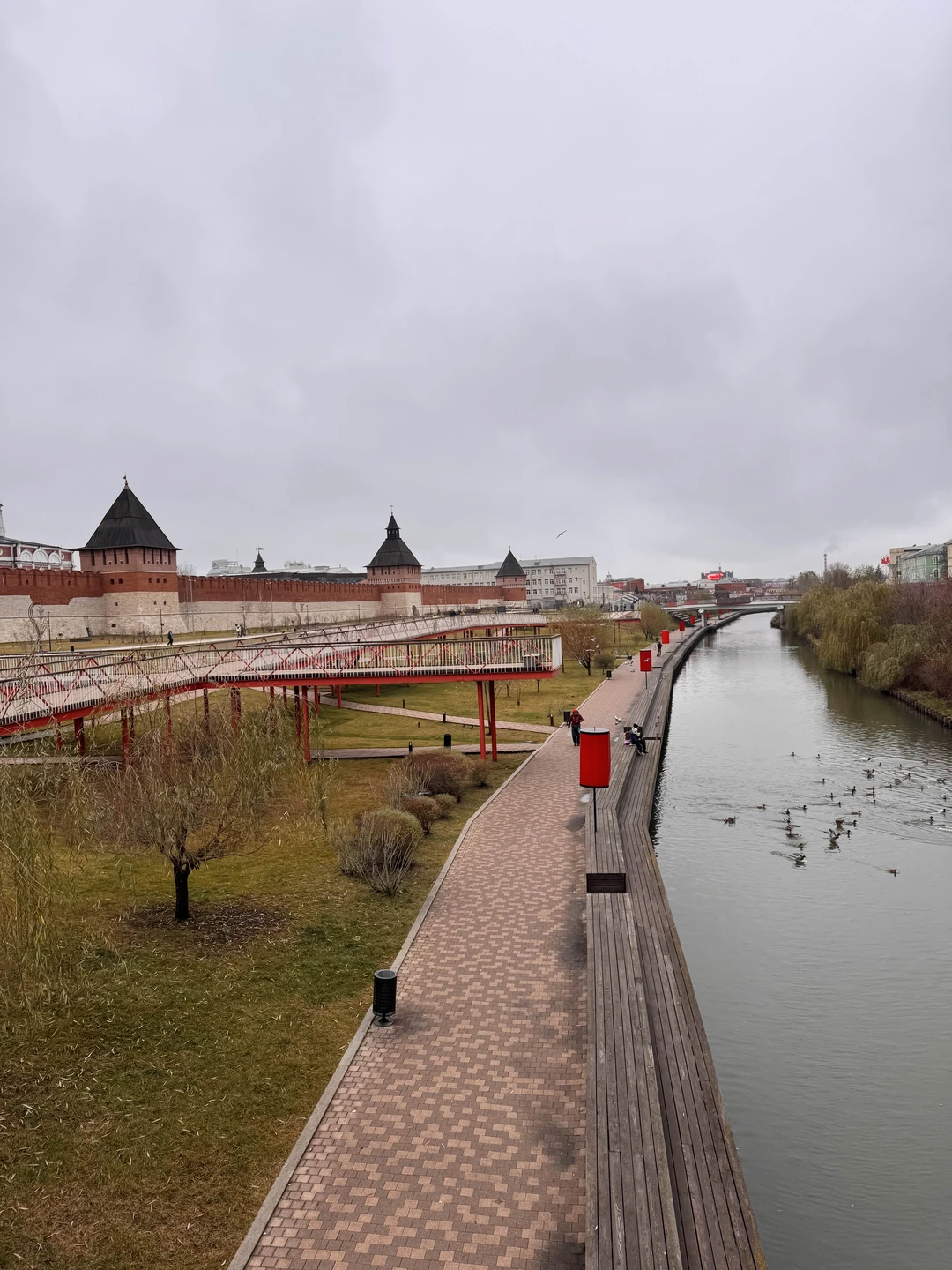 Спасибо большое Эмилю за интереснейший рассказ и прогулку по Туле. Узнали много нового. Завершили экскурсию дегустацией блюд в купеческом доме:)